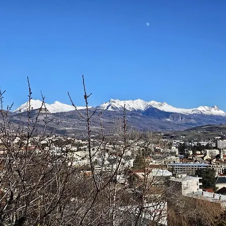 T4 Vue Imprenable Montagnes Et *